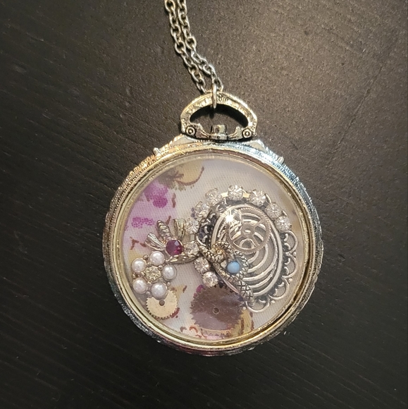 Betsey Johnson Floral Charm Pendant Necklace - Picture 3 of 4